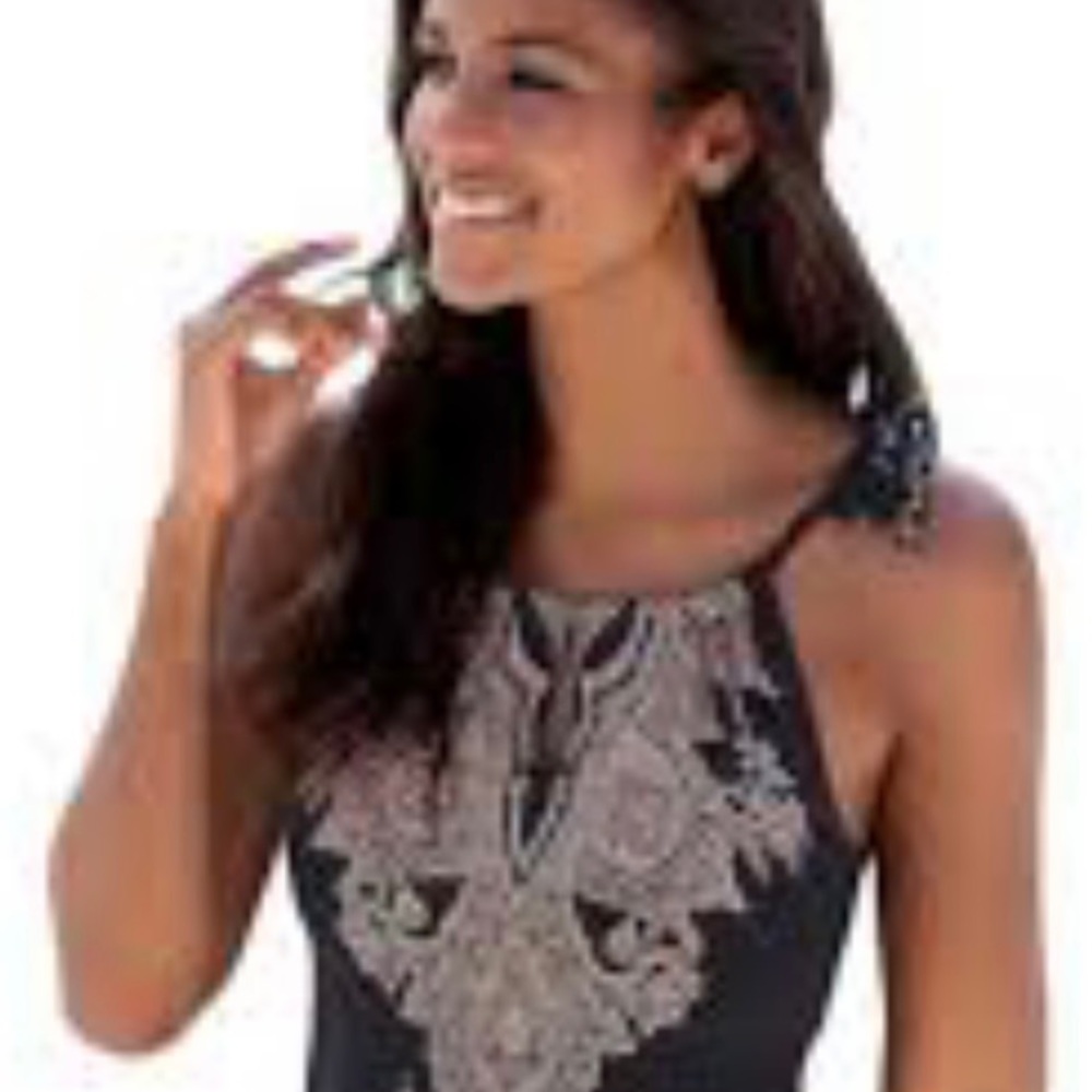 GLAMOUR Size M~Gold Embroidery Trimmed Tank Top ~